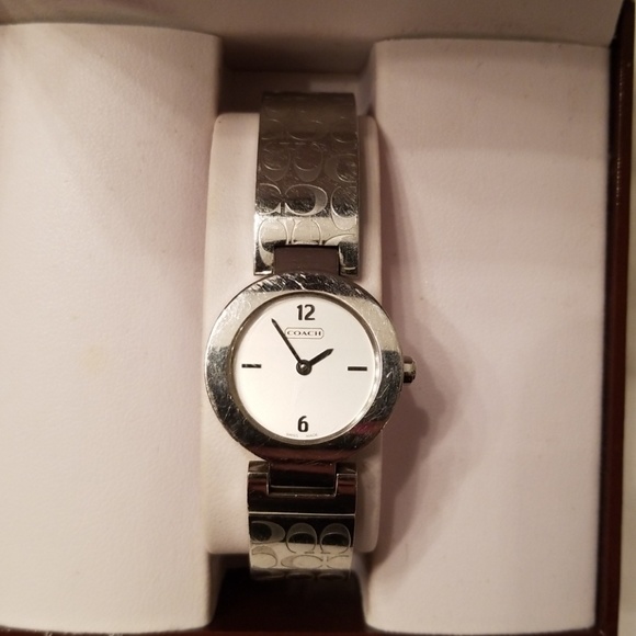 Coach bracelet watch - Picture 3 of 4